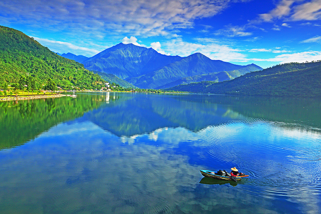 Liyu (Carp) Lake