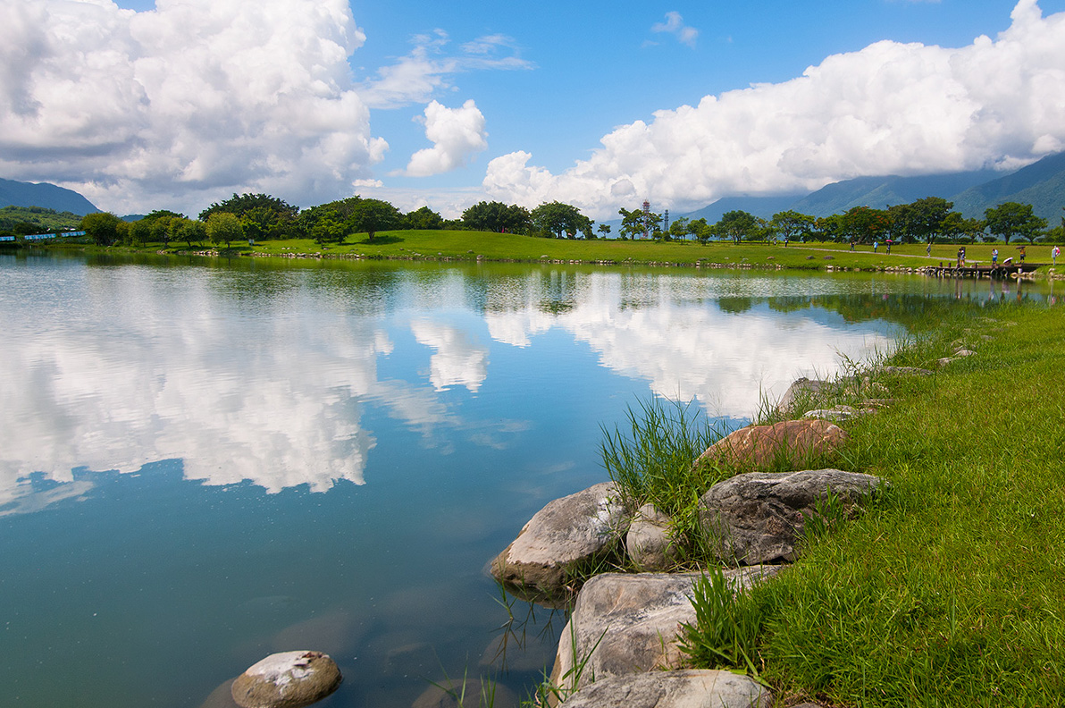 Overlooking Dapo Pond