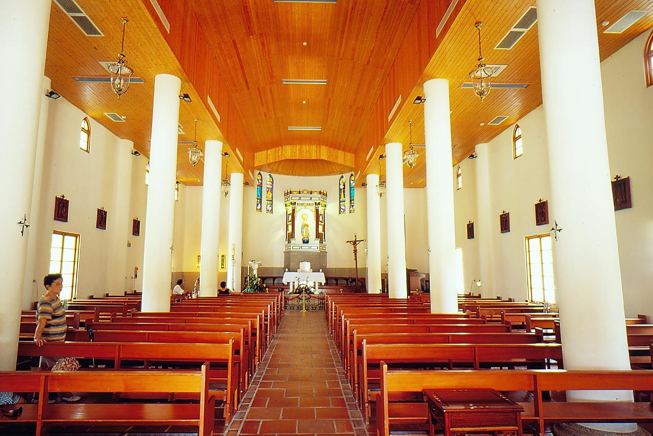 Wanjin Catholic Church - interior