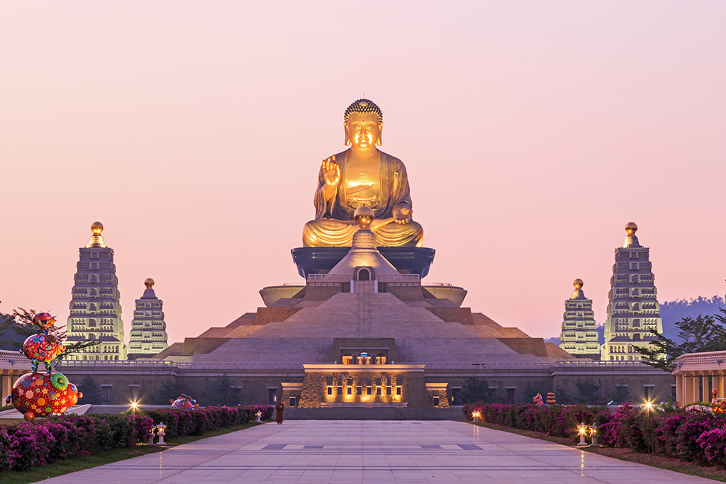 Fo Guang Shan Buddha Museum at night