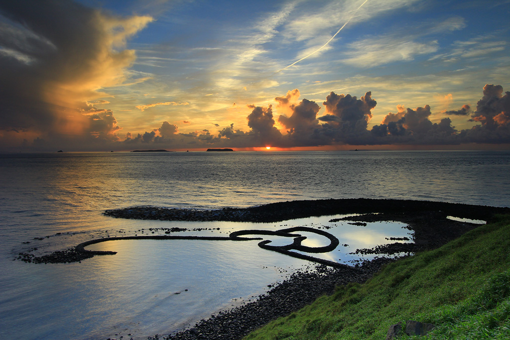 Sunrise at Twin Hearts Stone Weir