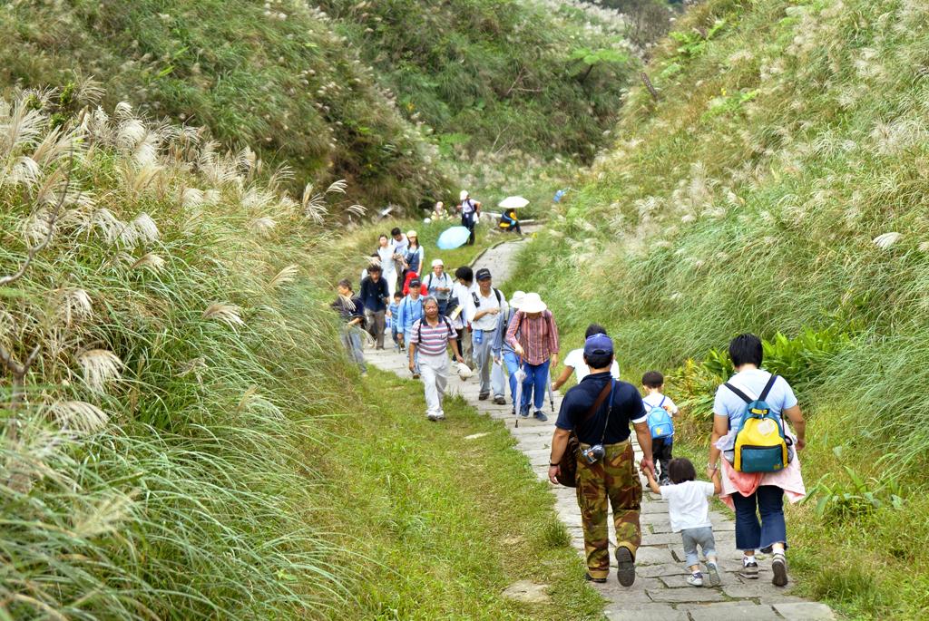 Visitors at Caoling Historic Trail