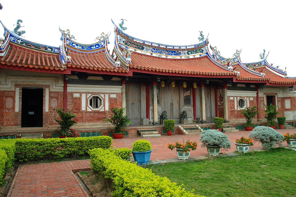 Outside Huangxi Academy (Huangxi Temple)