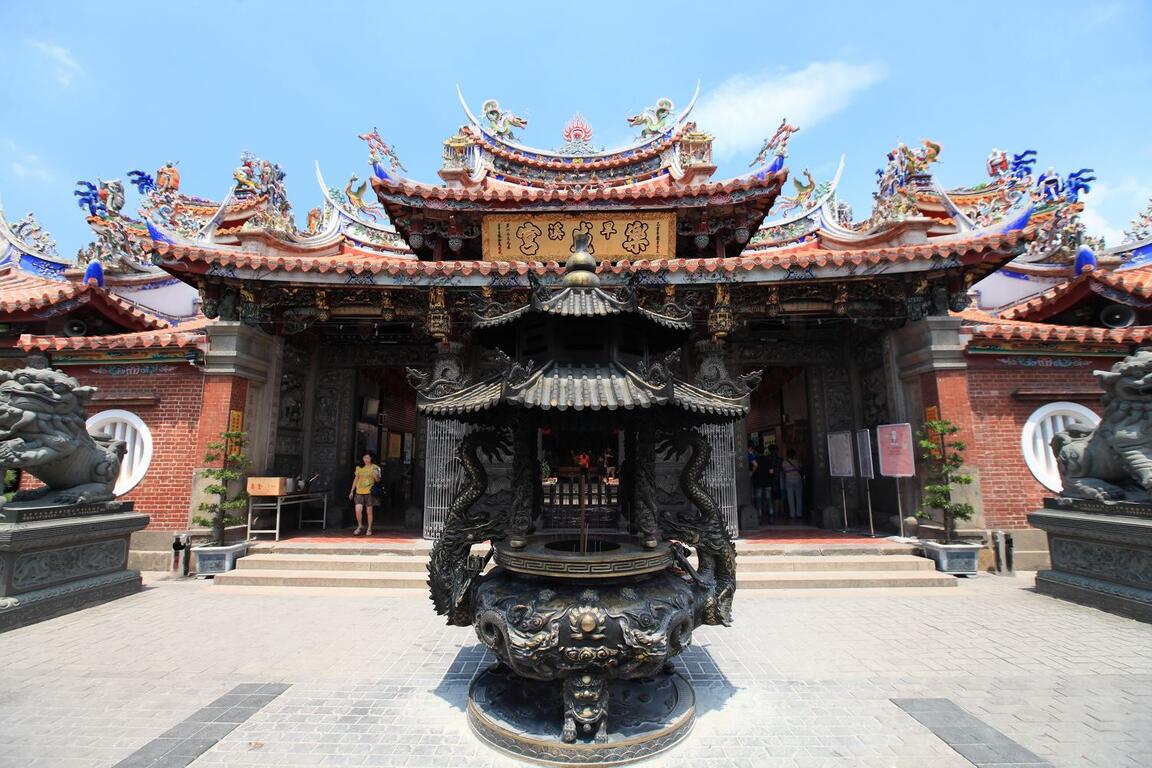 Lecheng Temple
