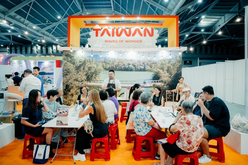 Taiwan Tourism Team Showcases Taiwan at NATAS Holidays 2026 Immersive Experience of Taiwan’s Premium Tourist Train Debuts at NATAS “Taiwan Never Sleeps” Showcases 24-Hour Travel Ex-periences and Invites Singapore Visitors to Discover Endless Ways to Explore Taiwan