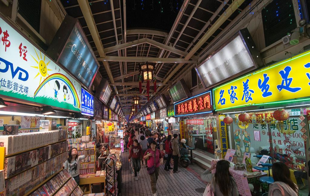 Huaxi Street Tourist Night Market > Taipei City