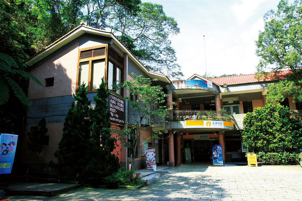 Tri-Mountain National Scenic Area - Lion's Head Mountain Visitor Center