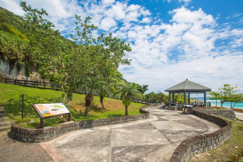 Baxian Cave (Baxiandong)