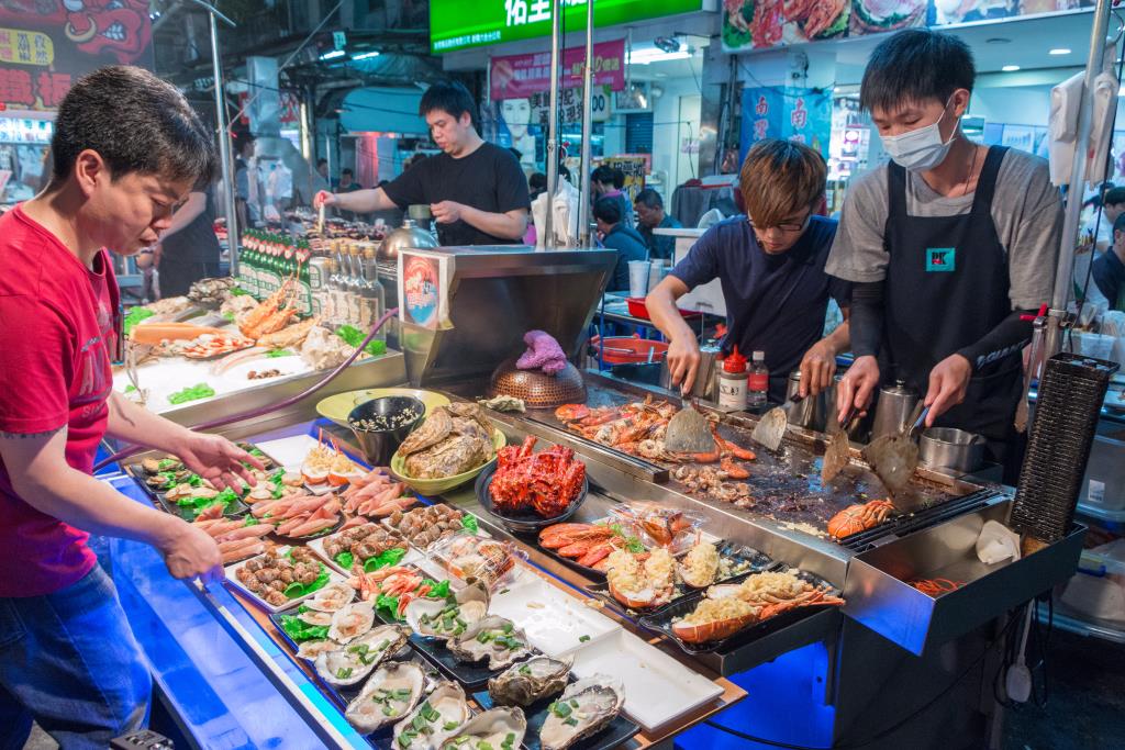 Xingzhong Tourist Night Market