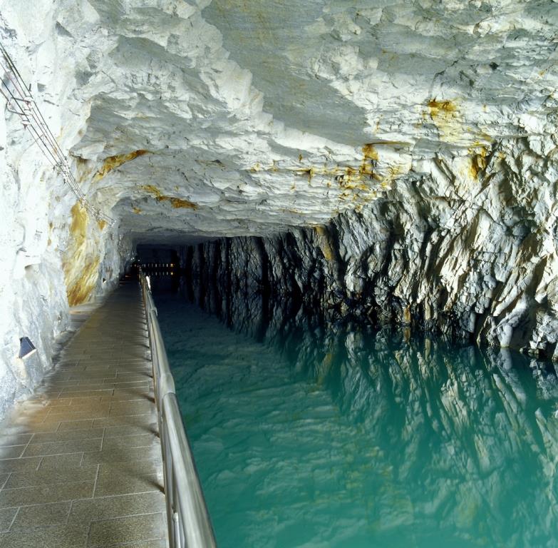 Zhaishan Tunnel