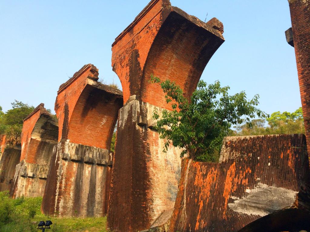 Remains of Longteng Bridge