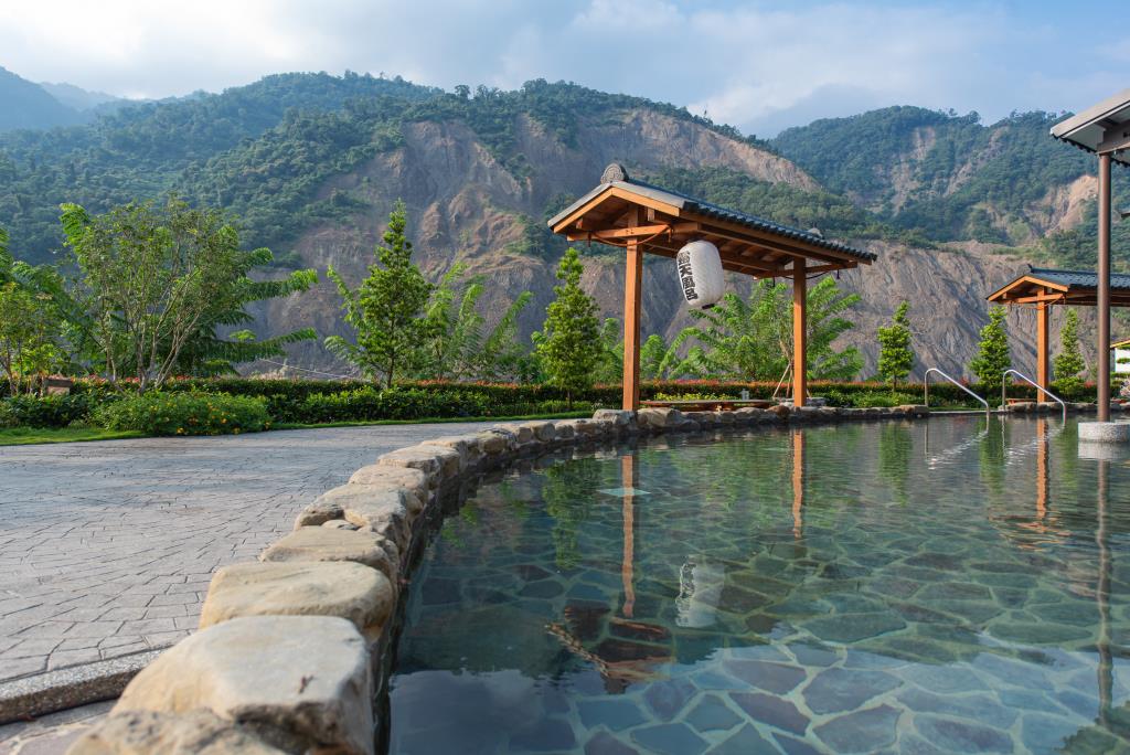 Baolai Hot Springs