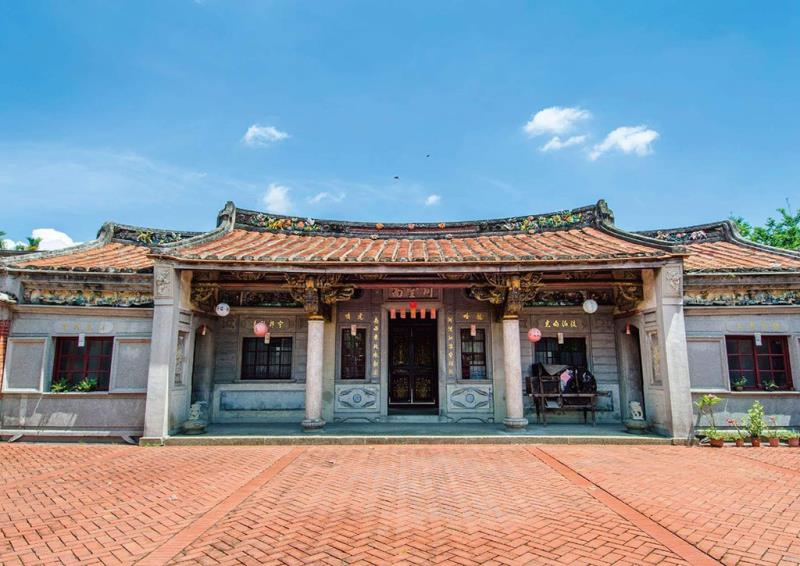 Ciou's Ancient House (Henan Tang Zhongshi Di)