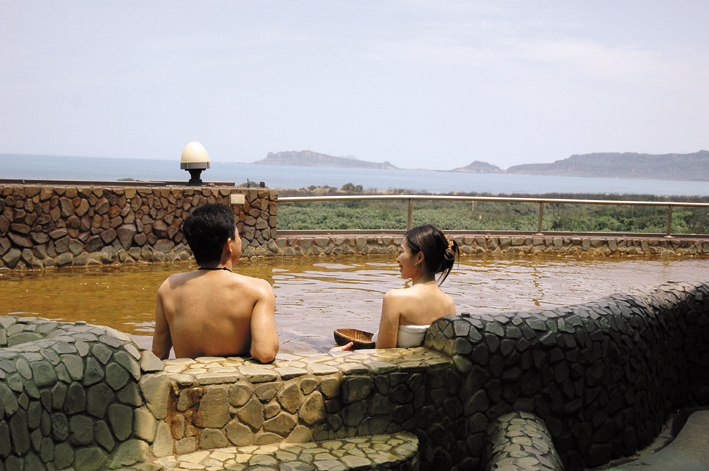 Jinshan Hot Springs