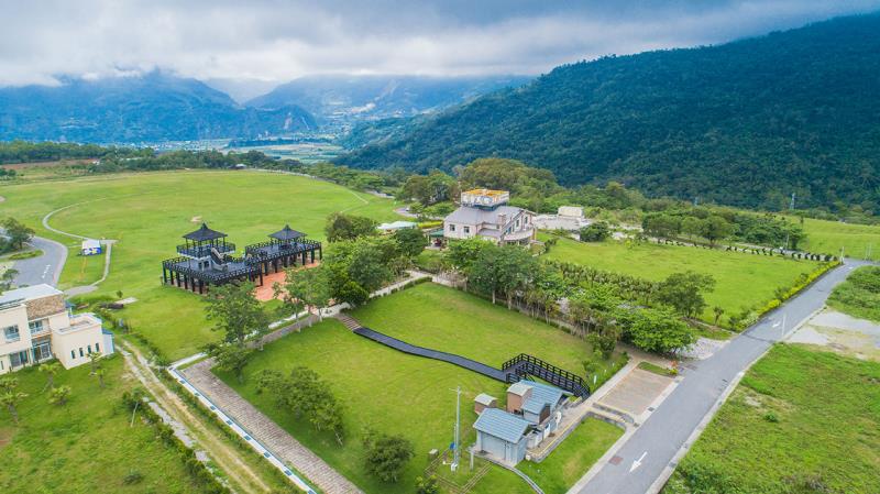 One Day Senior Travel of the Rift Valley in Taitung