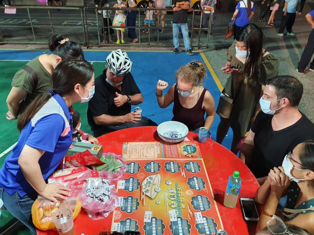 The Dice Game For Mooncakes on Mid-Autumn Festival  Year：2019  Source：Kinmen County Government