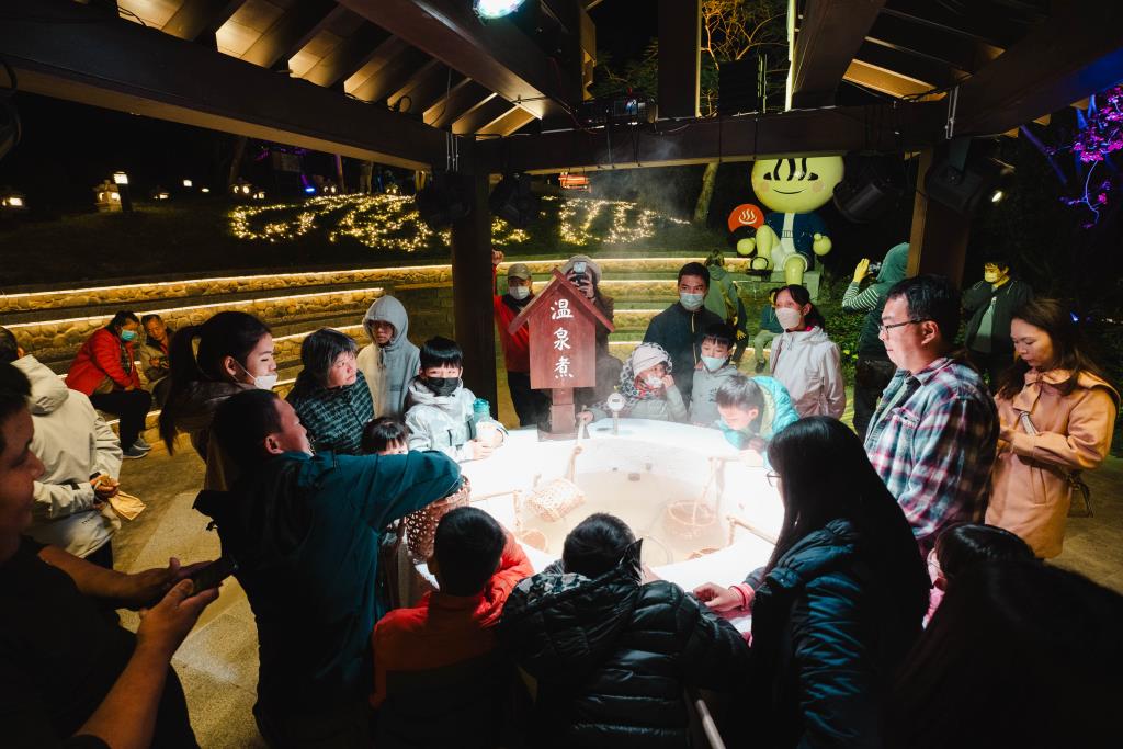 Visitors boiling eggs on-site