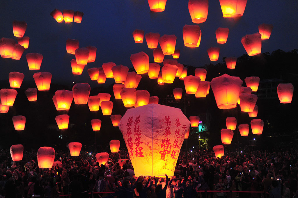 Lanterns go up to the sky  Year：2019  Source：Tourism and Travel Department, New Taipei City Government