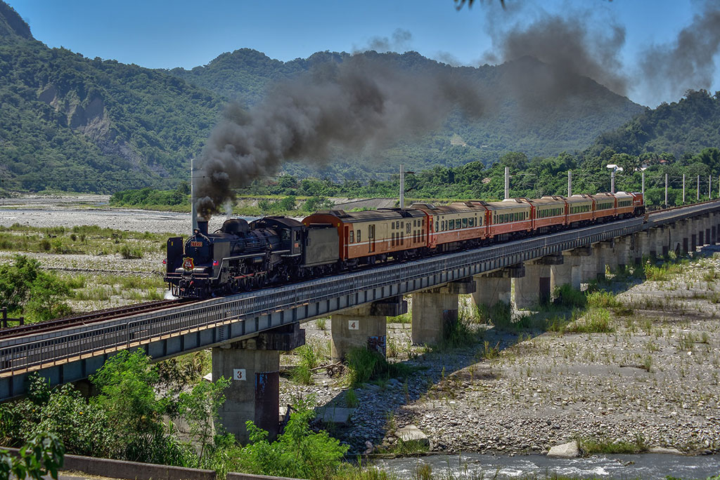 Mid-Summer Formosa Train  Source：East Rift Valley National Scenic Area Administration