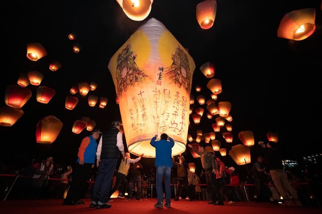 A 20 feet-tall mazu main lantern  Year：2020  Source：Tourism and Travel Department, New Taipei City Government