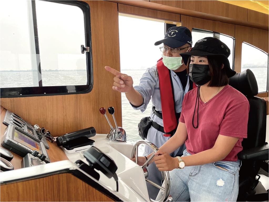 Yacht self-driving experience  Year：2021  Source：Dapeng Bay National Scenic Area Administration