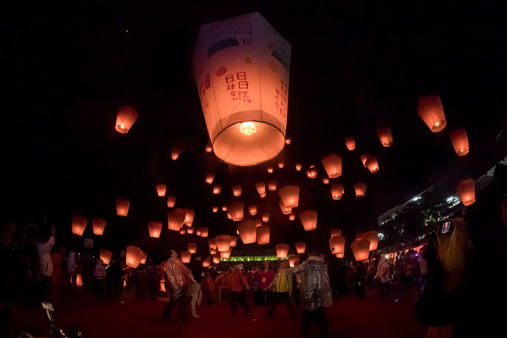 A 20 feet-tall sky lantern  Year：2019  Source：Tourism and Travel Department, New Taipei City Government
