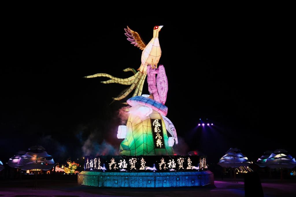 2022 Main Lantern - Blessings in the Brilliant Flight of the Phoenix  Year：2022  Source：Taiwan Tourism Bureau