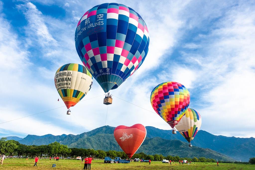 Tethered Balloon Rides  Year：2021  Source：Taitung County Government