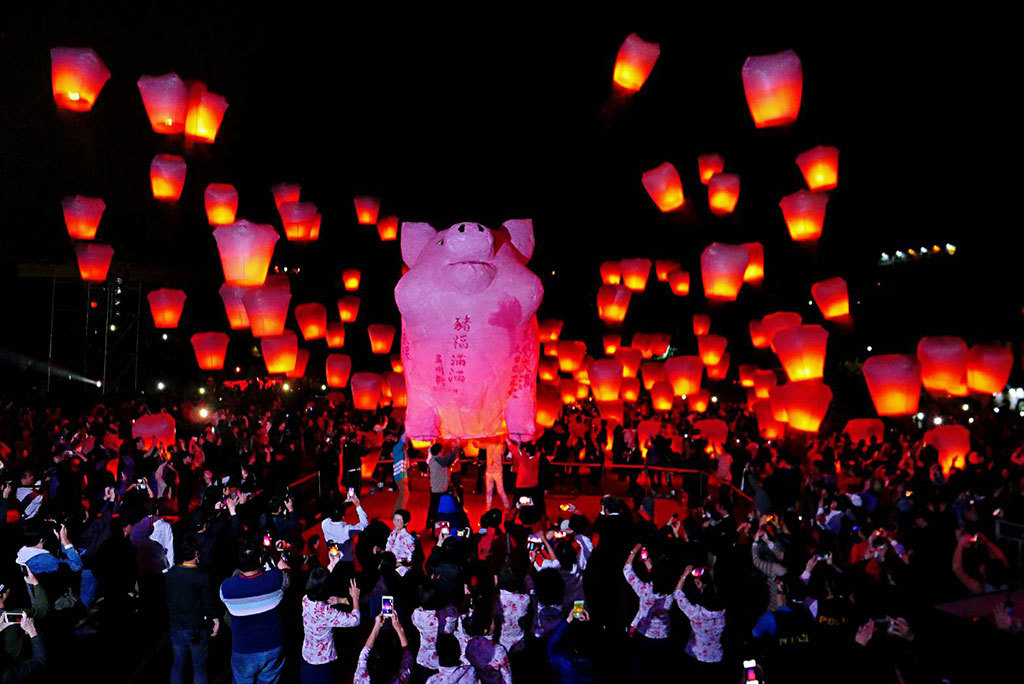 A pig-shaped main lantern  Year：2019  Source：Tourism and Travel Department, New Taipei City Government