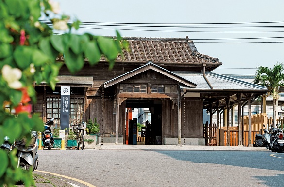 Xiangshan Train Station, Full of Nostalgic Charm